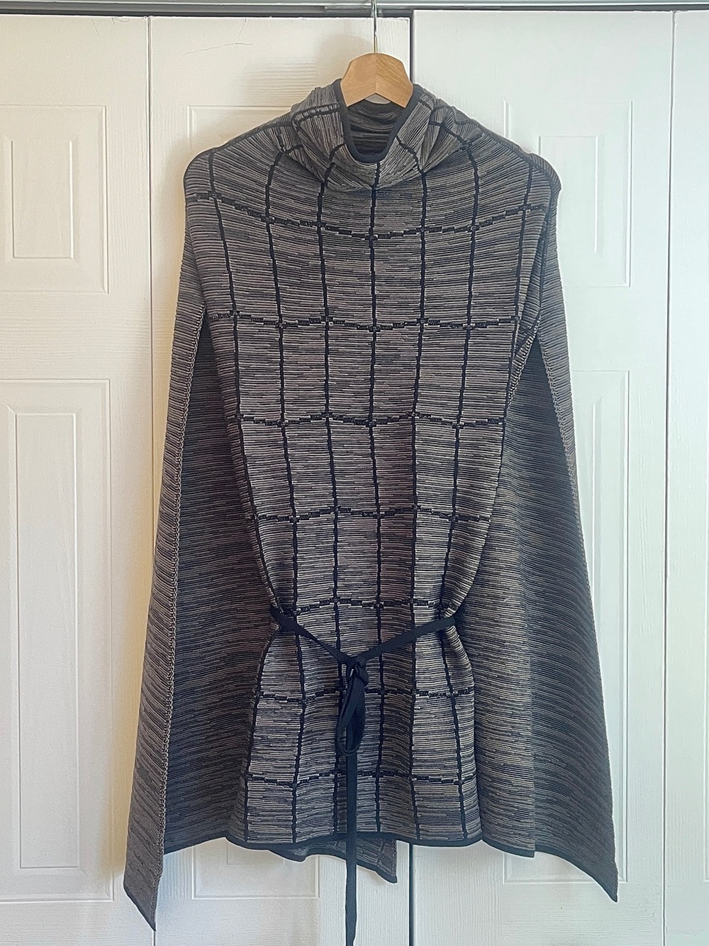 SARAH PACINI Jacquard Knit Poncho - Brown & Black - OS - Pristine